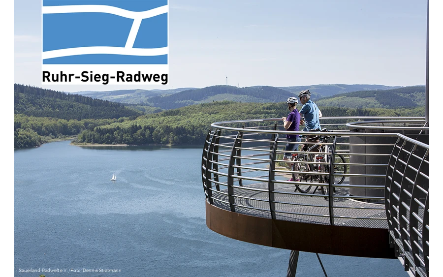 Die Aussichtsplattform Biggeblick ermöglicht einen schönen Blick auf den Biggesee und die Landschaft.