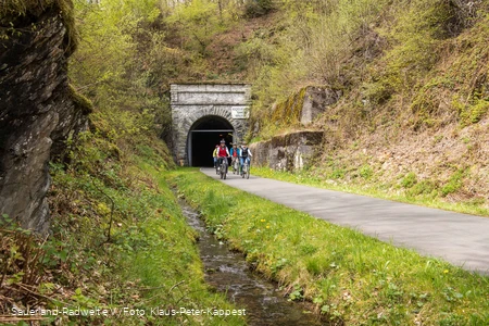 Der 700 Meter lange Fledermaustunnel ist das Highlight der Strecke vom SauerlandRadring
