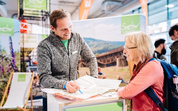 Beratung am Sauerland-Messestand