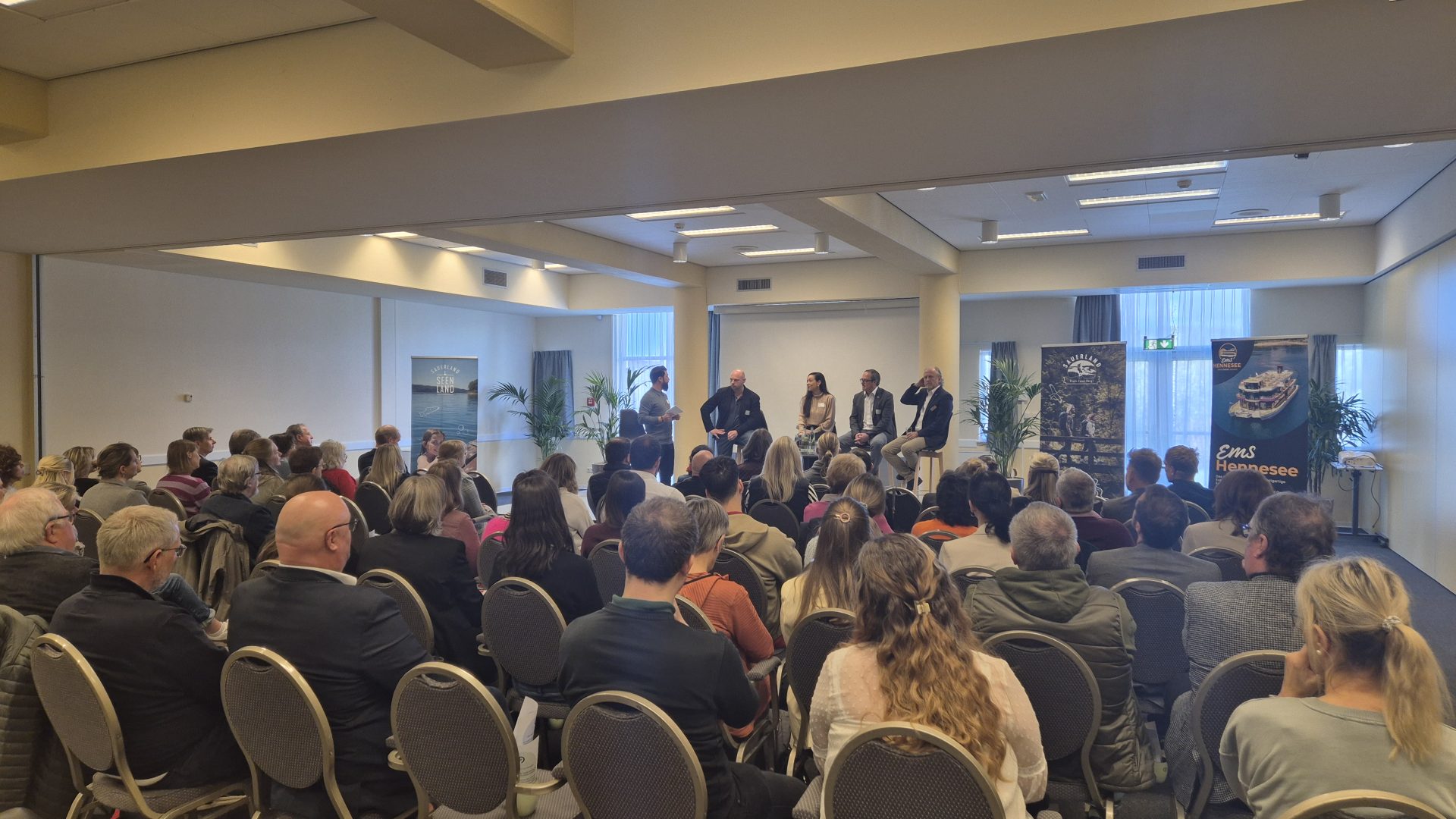 Plenumsdiskussion im Center Parks Sauerland-Tourismus e.V.